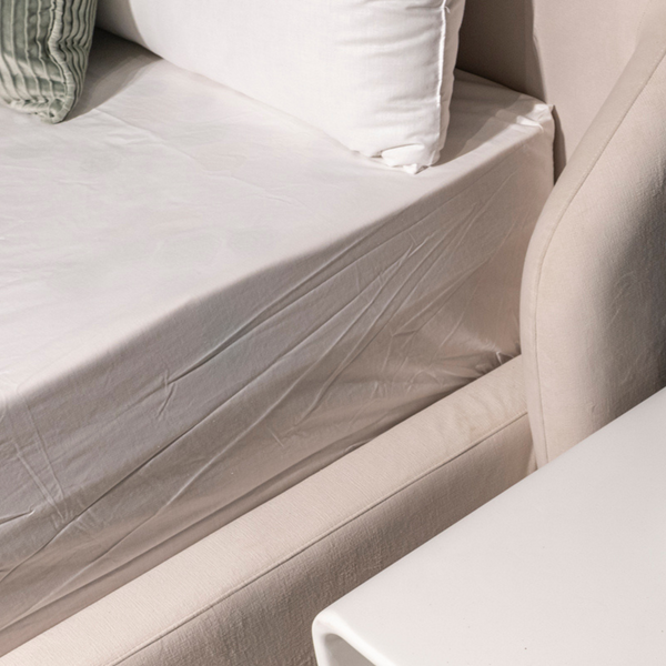 Kensingston_Bed side planel close Image from Living point
