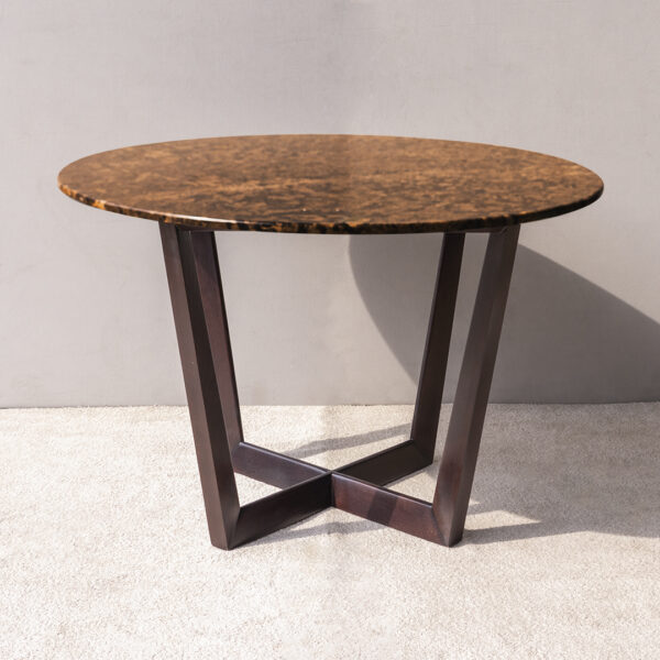 URBAN MARBLE DINING TABLE