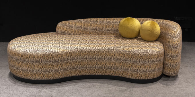DRAGON CHAISE LOUNGE